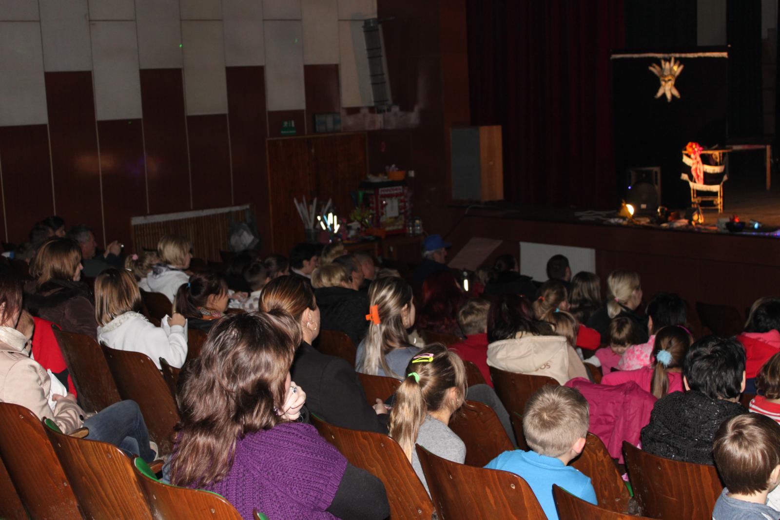Fotogaléria 2014_11_19 Varietné vystúpenie (2) 2014_11_19 Varietné vystúpenie
